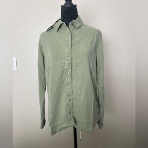New with tags-button down shirt